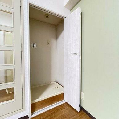 洗濯パンが収納内にございます