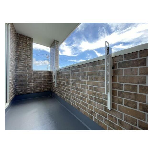 屋根付きのバルコニーで雨の日の洗濯もストレスフリー＾＾