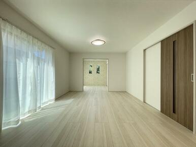 ゆとりある広さと明るさでホッとくつろげるスペースになっています！