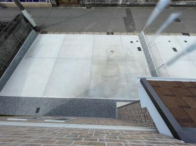 カースペース3台！並列駐車もできます！親戚や友人が遊びに来ても安心♪急な来客にも対応できますね＾＾