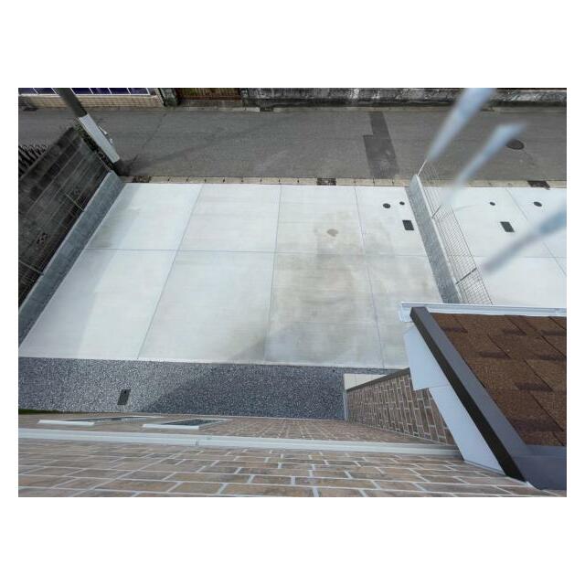 カースペース3台！並列駐車もできます！親戚や友人が遊びに来ても安心♪急な来客にも対応できますね＾＾