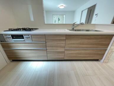 空間を隔てないカウンターキッチンはリビングにいる家族と会話がしやすい仕様＾＾