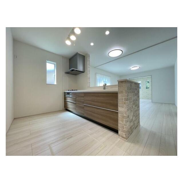 リビングの様子を見ながら家事ができるので小さなお子さまがいるご家庭も安心です＾＾