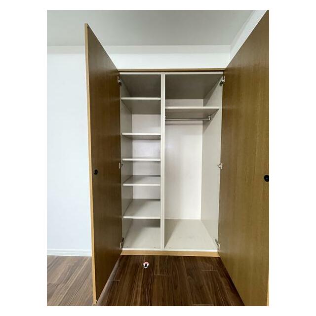 洋室2クローゼット