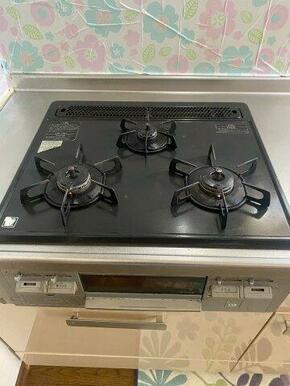 使いやすい３口コンロのキッチンです。