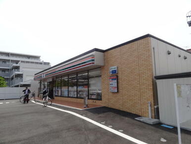 セブンイレブン川崎登戸西店