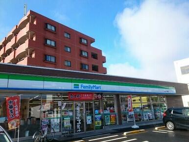 ファミリーマート下小鳥町店