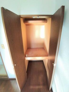 奥行きのある収納