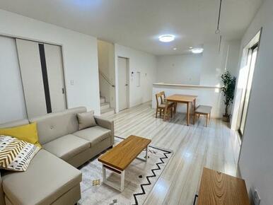 ニトリ家具付物件　LDK約17帖