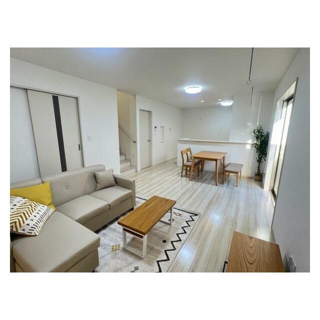 ニトリ家具付物件　LDK約17帖