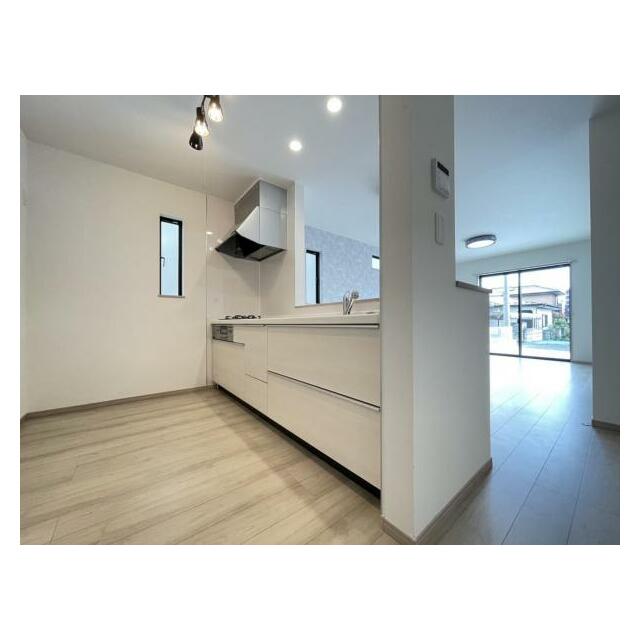 リビングの様子を見ながら家事ができるので小さなお子さまがいるご家庭も安心です＾＾