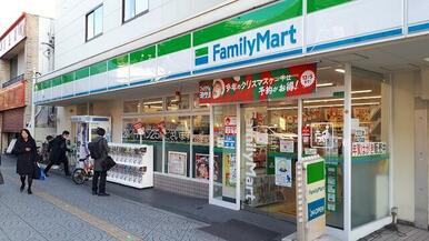 ファミリーマート築港店