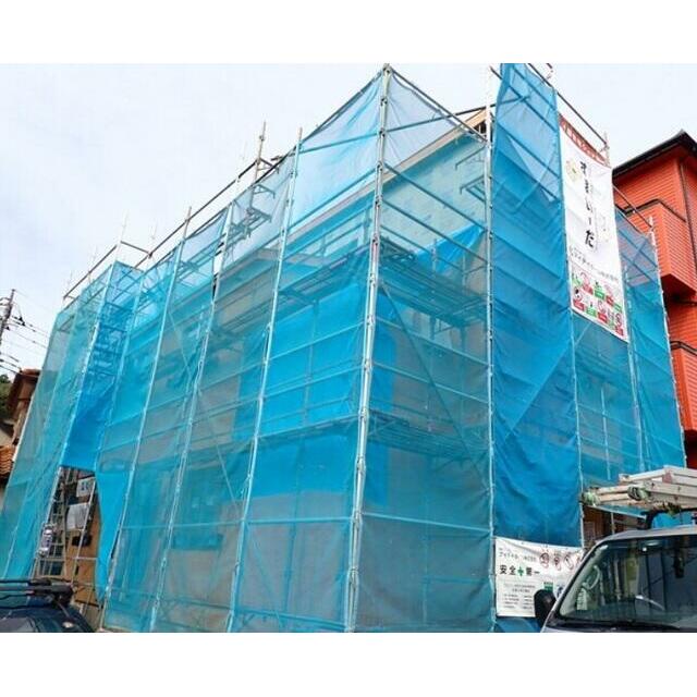 建築中