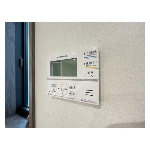 ボタンひとつでお湯張りや追い焚き、温度調整までしてくれる便利なオートバス機能付き＾＾