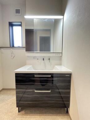 水が流れやすく、汚れがたまりにくい設計でお手入れもらくらくです＾＾