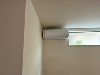 今や熱中症対策に不可欠なエアコン（1号棟）