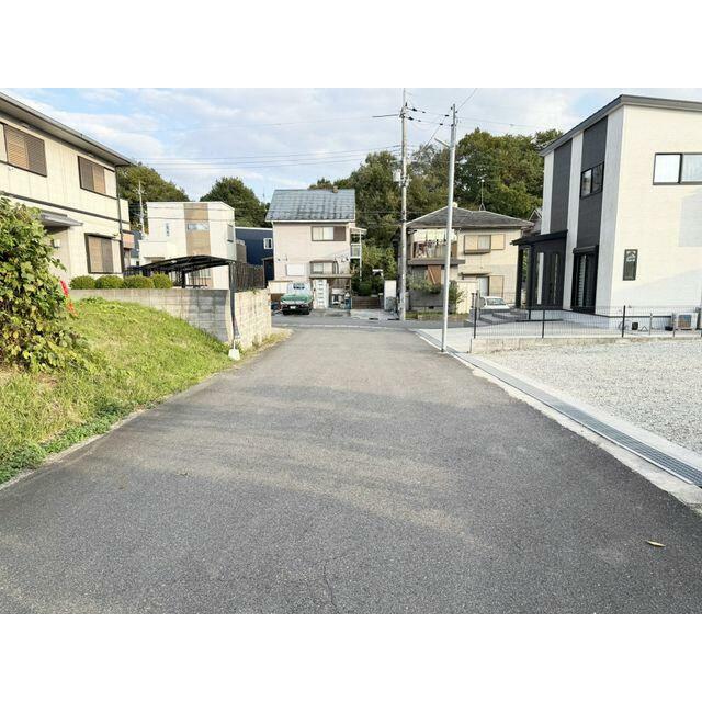前面道路南東向き