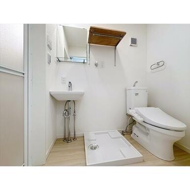 洗濯機も室内置きです