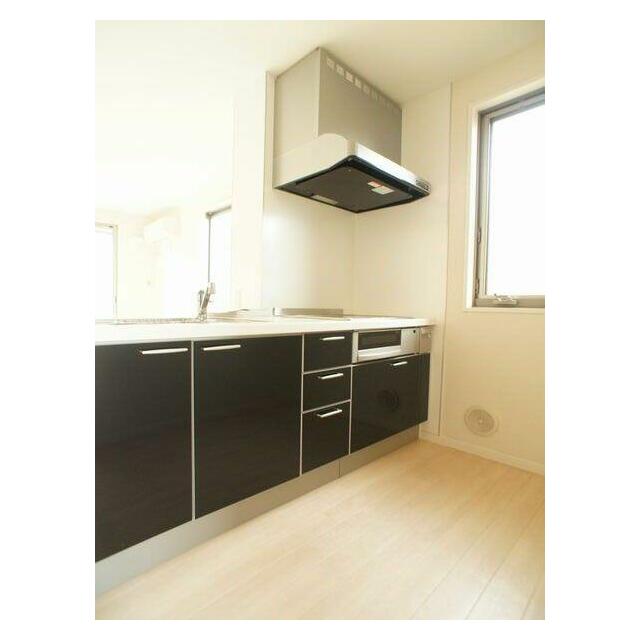 【キッチン】鏡面仕上げのキッチン扉はお掃除がしやすくてオススメです☆