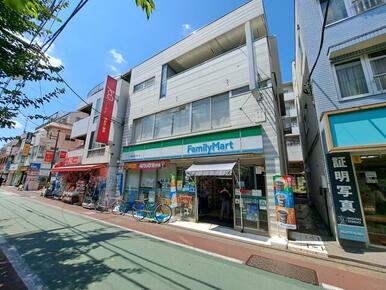 ファミリーマート世田谷日大通り店