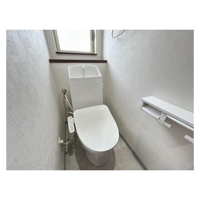 トイレ「1階にも2階にもトイレがあるので便利です。」