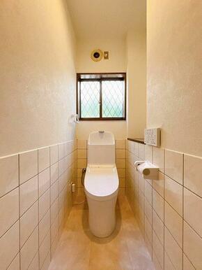「１階　トイレ」ウォシュレット付のトイレに新品交換済みです。