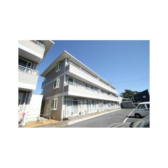 敷地内に舗装済の駐車場がございます