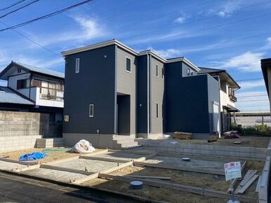 日を重ねるごとにこの佇まいに愛着が湧いてきそう（1号棟）