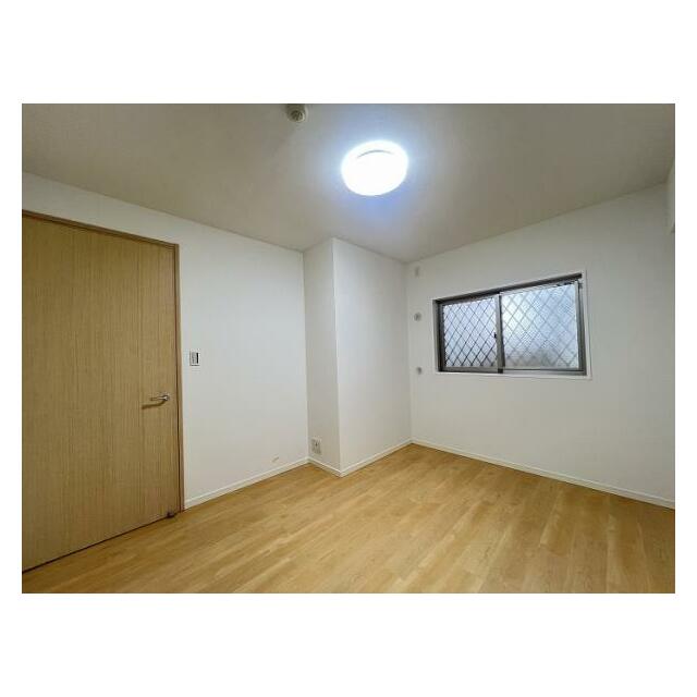 「洋室約7帖」別の角度からのお写真です。