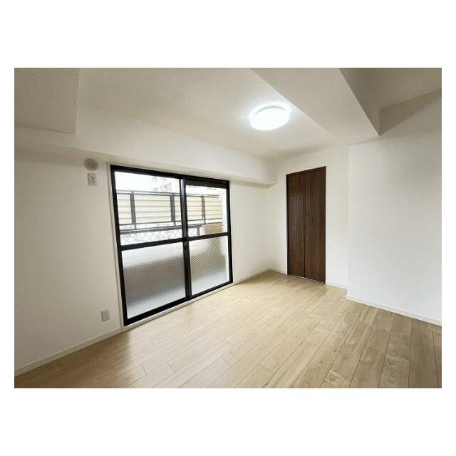 「最北洋室」全部屋のクロスを張替えました。