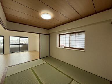 「和室」襖を開け、LDKとつなげてお使いいただけます。