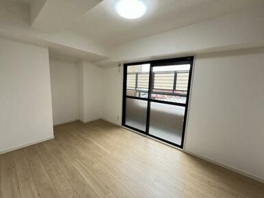 「最北洋室」こちらのお部屋にもバルコニーがございます。