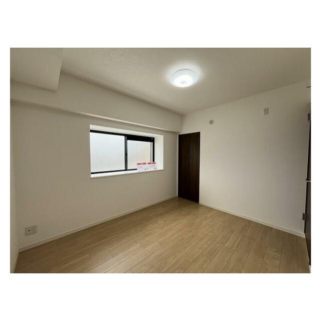 「北西洋室」アクセントにダークブラウン系を使った暖かな雰囲気のお部屋です。