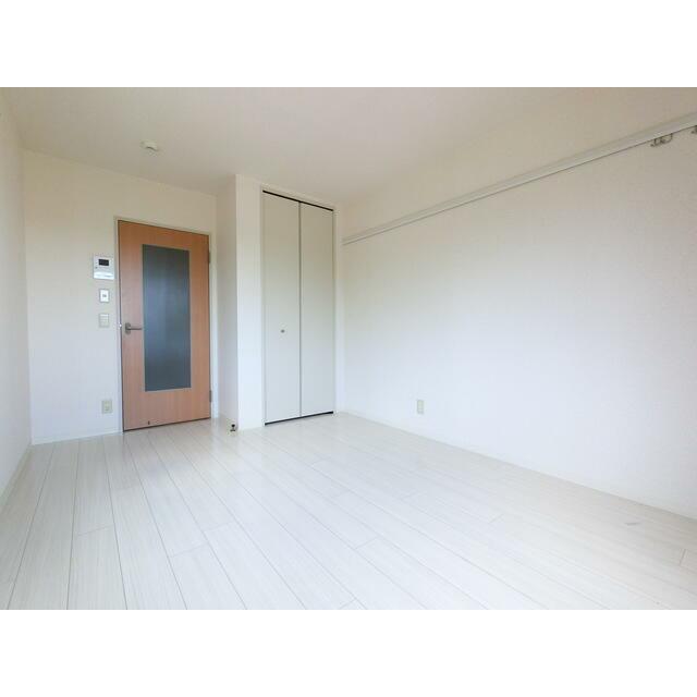 ★白が基調となっており清潔感のあるお部屋です★