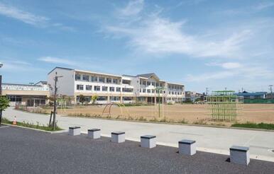 柏崎小学校まで約576ｍ