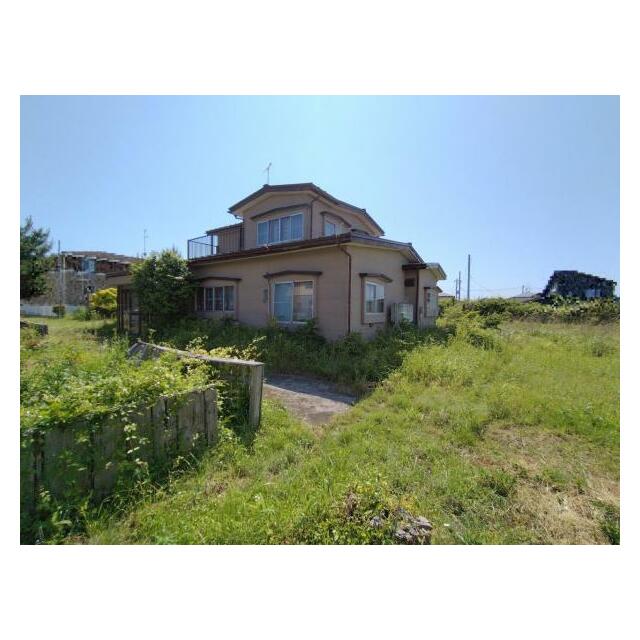 敷地北東方向から建物を撮影
