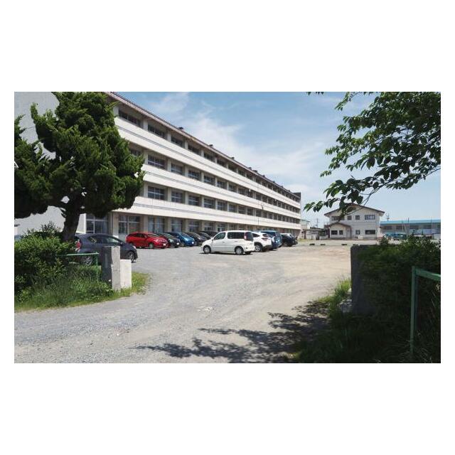 第三中学校まで約194ｍ