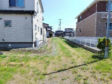 敷地から道路に向かった専用通路部分