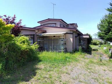 南方向から建物を撮影