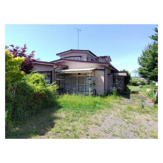 南方向から建物を撮影
