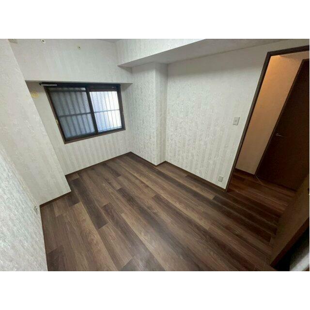 洋室5.9帖、壁掛けエアコン取付可
