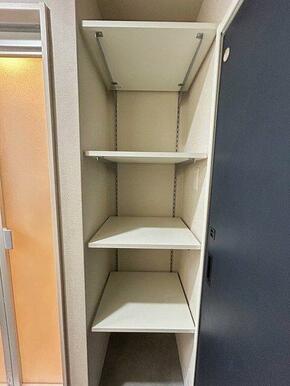 「洗面脱衣室」うれしい可動棚収納付き
