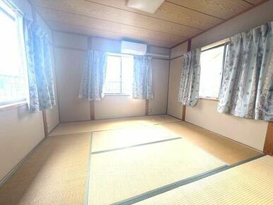 和室、ちょっとしたくつろぎスペースにいかがでしょうか