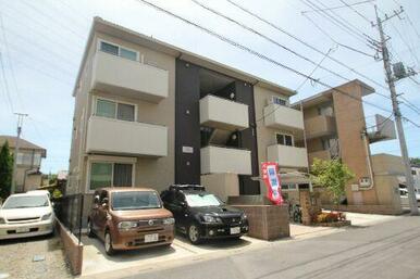 ２ＬＤＫ全６世帯の３階建物件／敷地内駐車場・駐輪場・ゴミＢＯＸ有