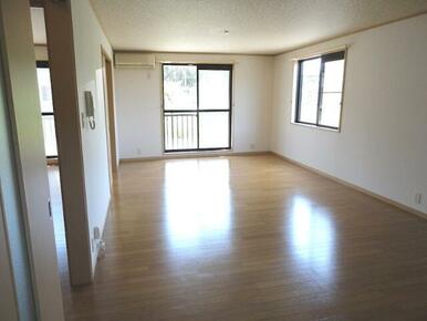 広々とした１６帖のリビング