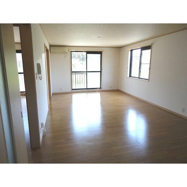 広々とした１６帖のリビング