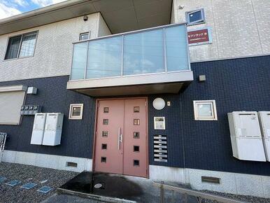 オートロック共用玄関。防犯性にも配慮した賃貸住宅です★