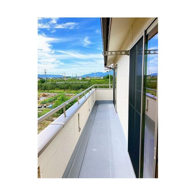 【バルコニー】日当たり良好です。