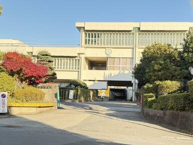 八万南小学校
