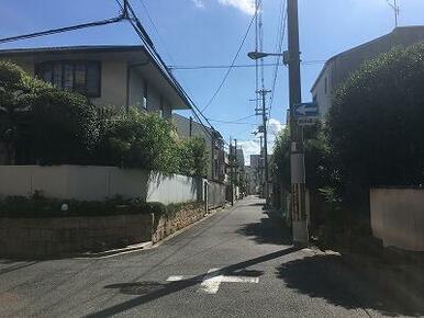 北側の街並みも落ち着いた住環境